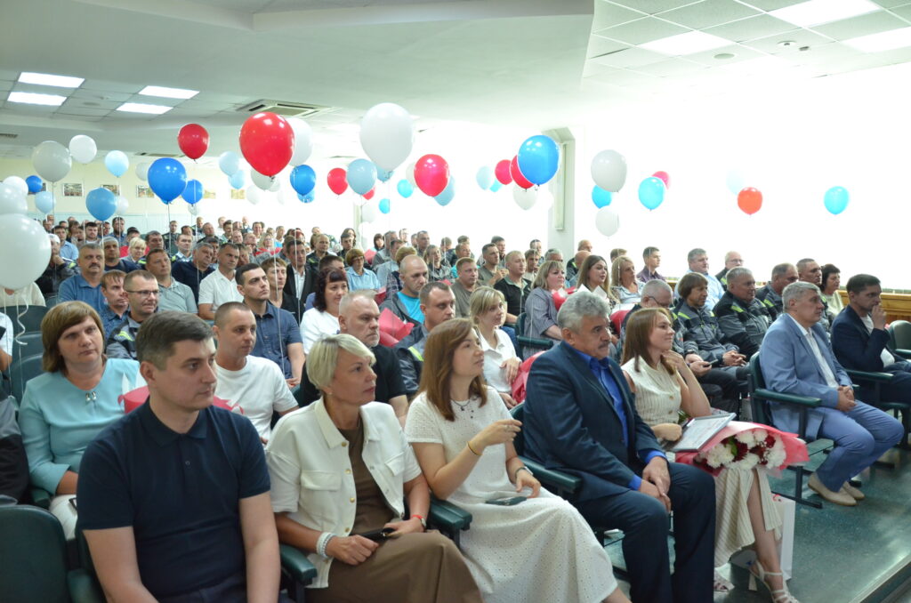 Сотрудникам БрАЗа вручают награды ко Дню металлурга