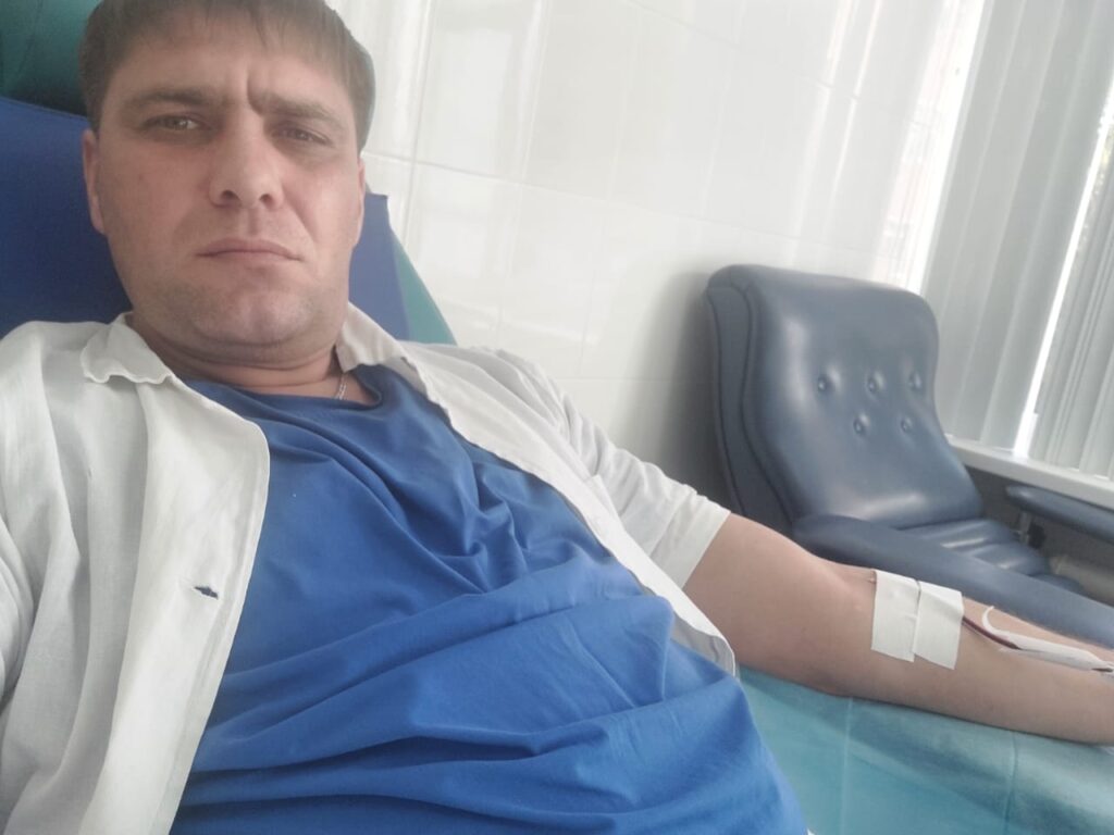 Электролизник БрАЗа, многодетный отец Мурад Абилов стал донором костного мозга