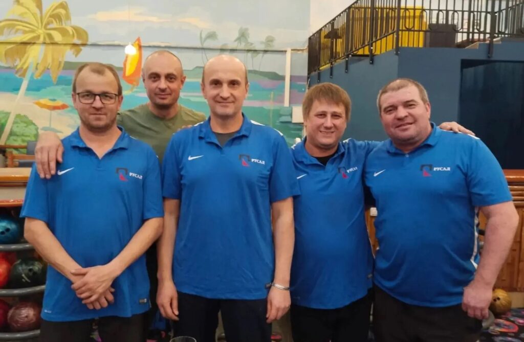 Команда БрАЗа выиграла чемпионат по боулингу «Шаровая молния»
